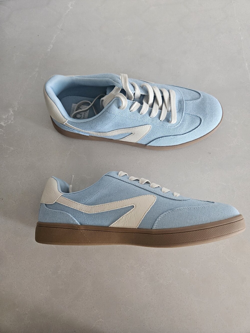 Womend's Casual Lace-Up Sneakers in Light Blue and Cream